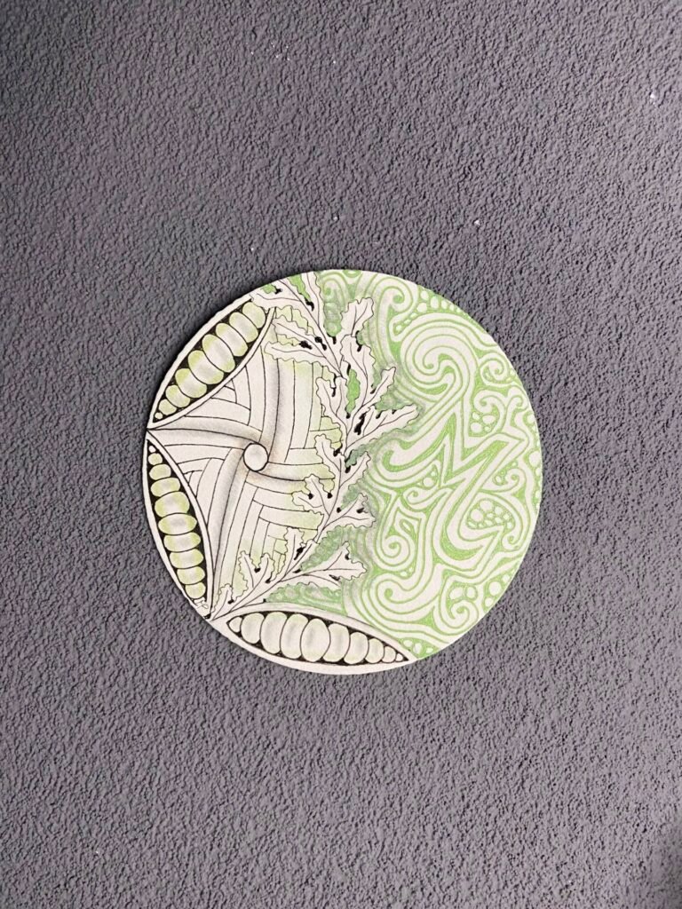 Zendala avec motifs en lettre ornées vertes – Project Pack n°9